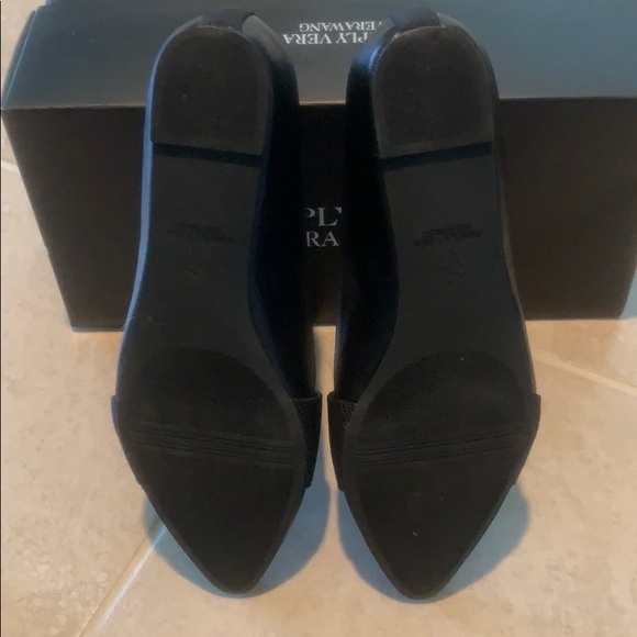 Vera Wang flats - Picture 3 of 8